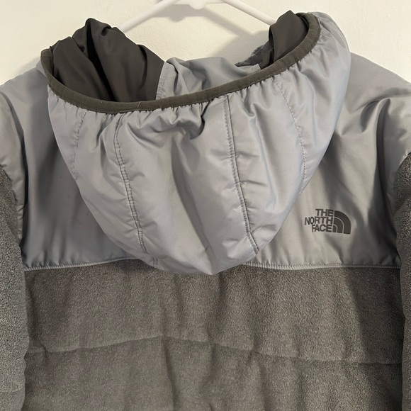 GUC Boy’s North Face Reversible Coat - Picture 10 of 16